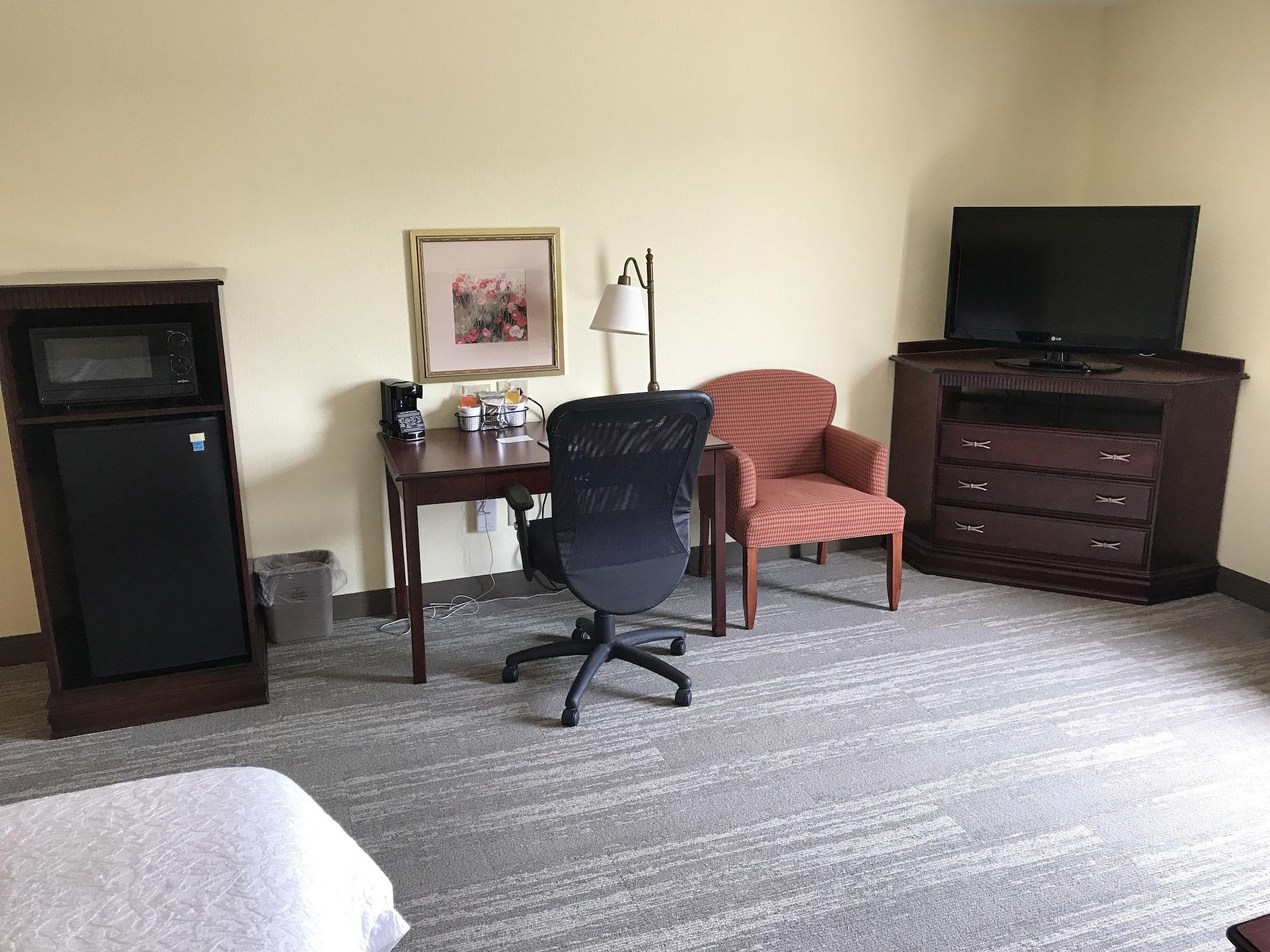 Hotel Hampton And Of Lamar 3*