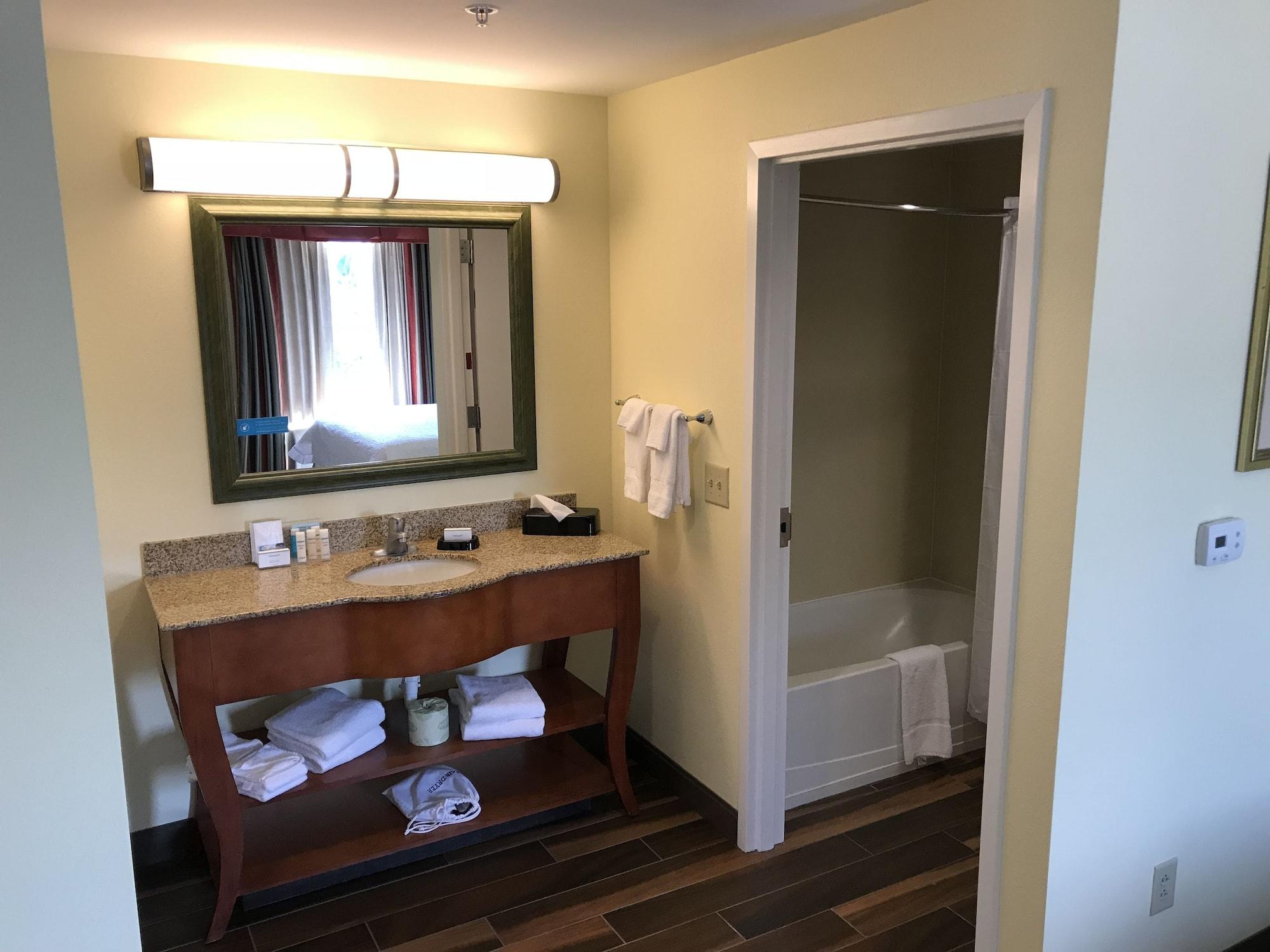 Hotel Hampton And Of Lamar 3*